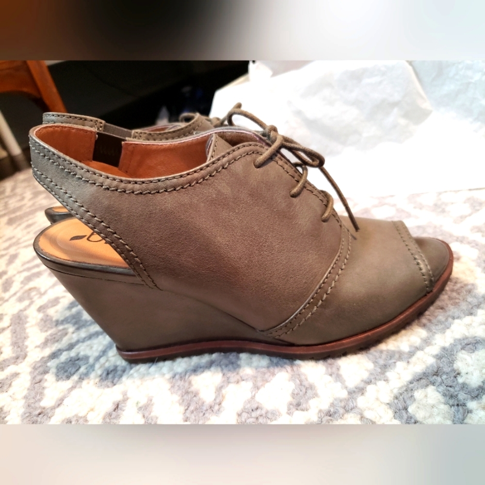 Biala Bayley Olive Leather Wedge Peep Toe Sandal/Heel